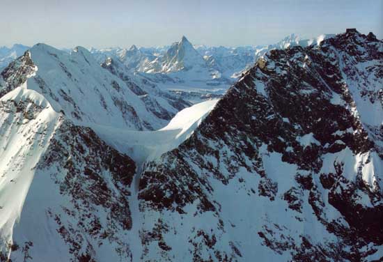 Panorama na Liskamm i Matterhorn od strony masywu Monte Rosa. Fot. Willi Burkhardt.